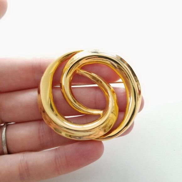 Vintage Gold Tone Interlocking Circle Large Costume Brooch - Picture 2 of 5